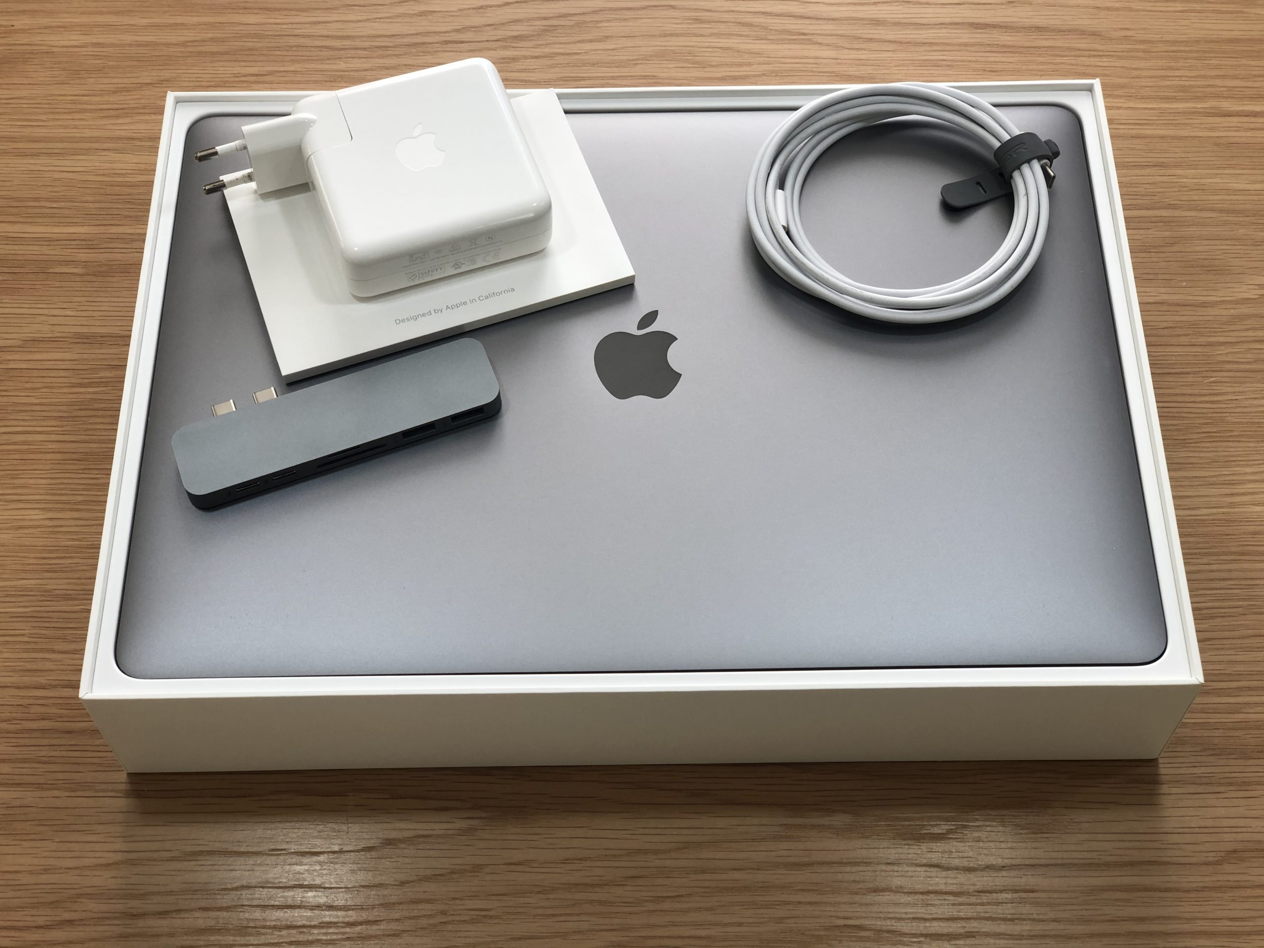 MacBook-Pro-15-pouces-2017-+-Accessoires---iOccasion