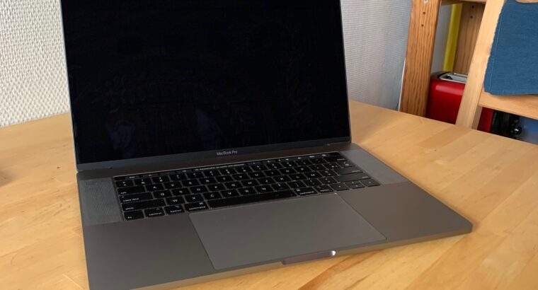 MacBook Pro Touch Bar 15 pouces Retina Mi-2019