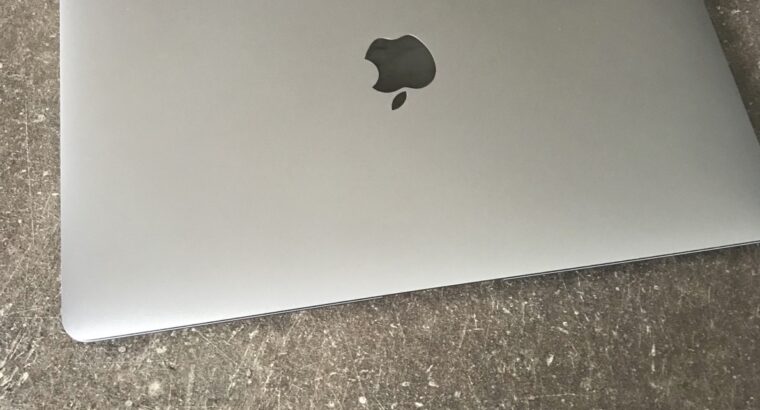 MacBook Air 2020 13″ Core i5 256Go – RAM 8go