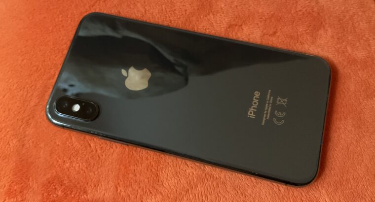 iPhone X 64 Go gris sidéral très bon état