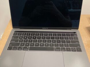 MacBook Pro 13″ 2019- Touch Bar- QWERTY- état neuf