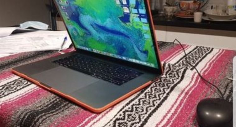 Macbook pro 15 inch i7 touch bar