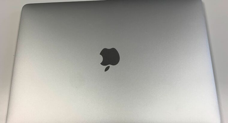 MacBook Pro 13 » de 2018, touchbar, couleur argent