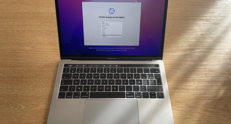 MacBookPro 13,3 Retina – Touch Bar – Core i5 bi