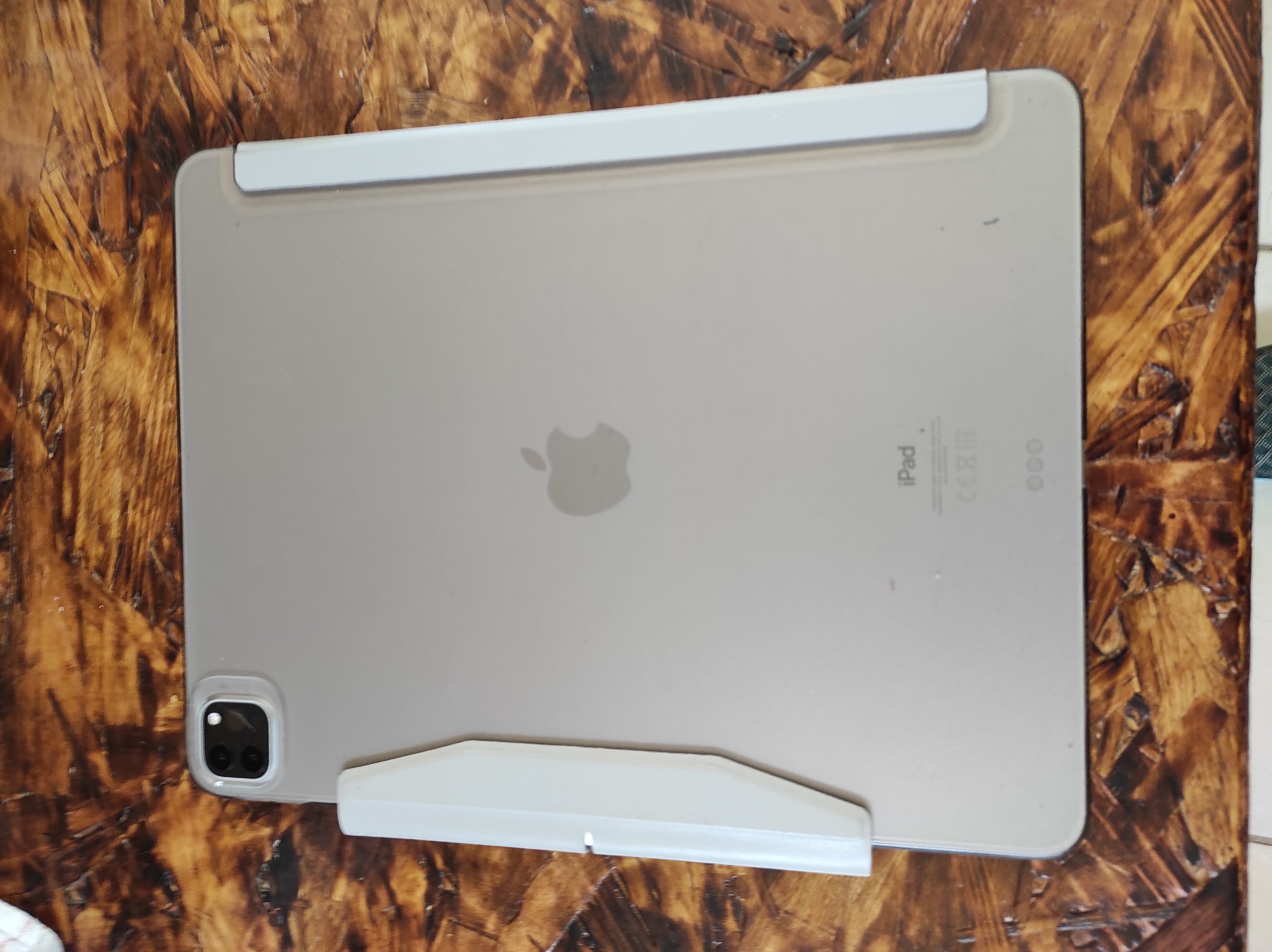 iPad Pro 12.9 » M1 2021, wifi, 1To + Apple Pencil