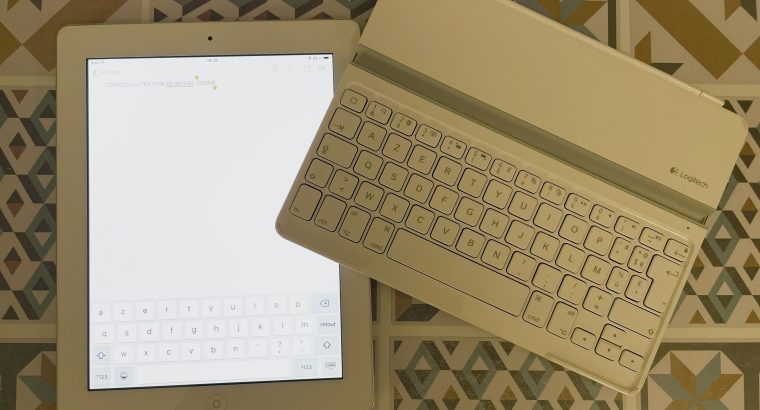 Apple iPad 2 Wi-Fi 32 Go blanc + Clavier Logitech