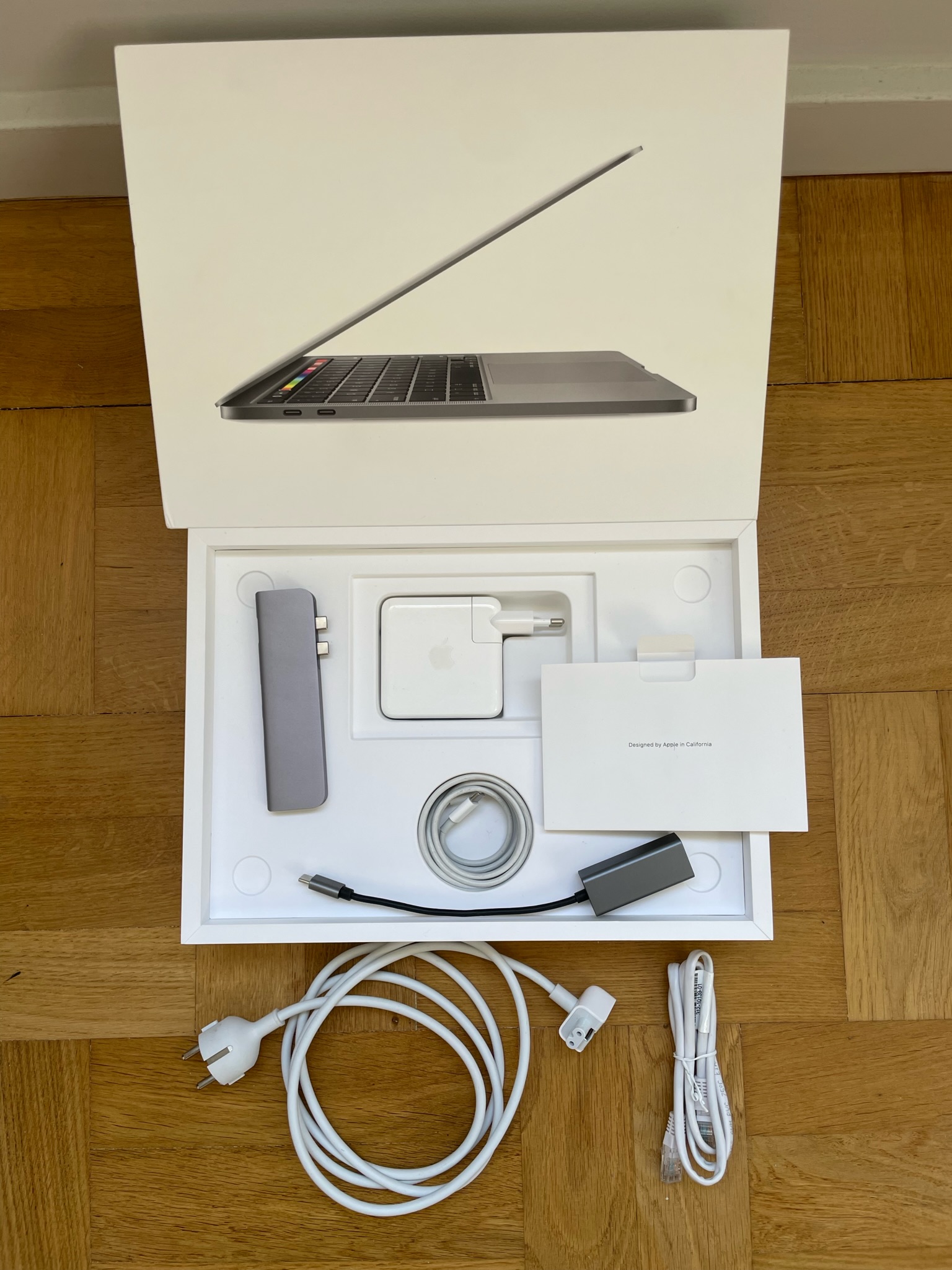 MacBook Pro 2020 i7 16go 512go + applecare 09/23