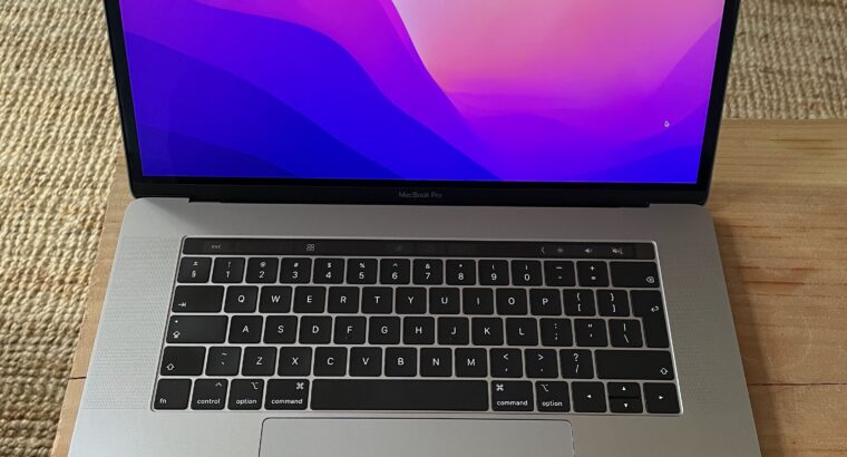 Macbook Pro 2018 15p 2,2 i7