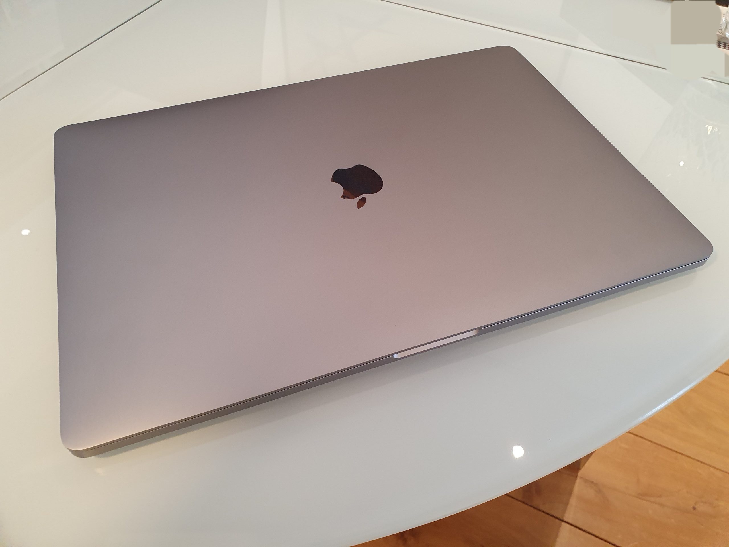 MacBook Pro 16 pouces (2020) – Gris sidéral – Parf