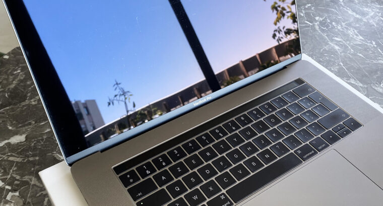 MacBook Pro 15 » i7 2,9GHz 16Go RAM 2017 Monterey