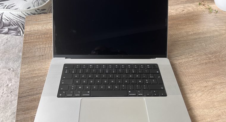 MacBook Pro Silver 16″ M1 Pro 16 Go 1 To SSD