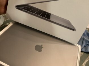 MacBook Pro 201713 pouces i5 512Go – 8 Go de RAM