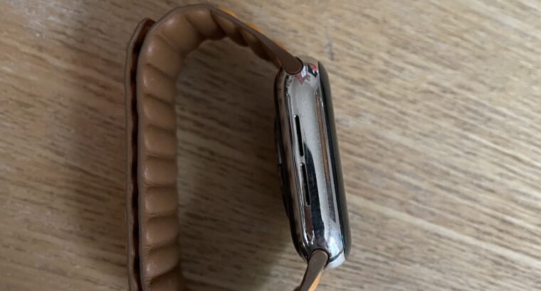Apple Watch Series 4 Acier Inoxydable 40mm