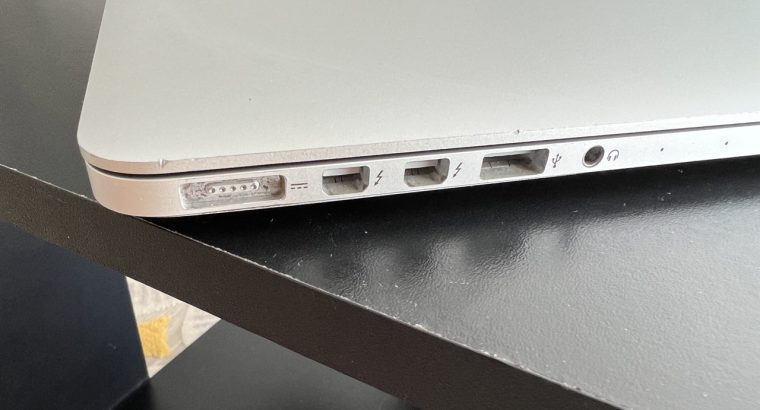 MacBook Pro 13″ Retina (2015) – Core i5 2.7 GHz