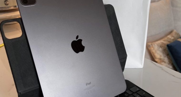 iPad Pro 11″ M2 – 128Go – Wifi + Smart Keyboard