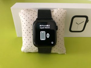 Apple Watch Series 4 Cellulaire en Acier Inox Noir