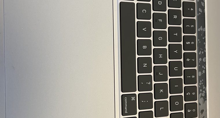 Vends MacBook Pro 16 pouces i9 de 2019 – 32Ghz-2To