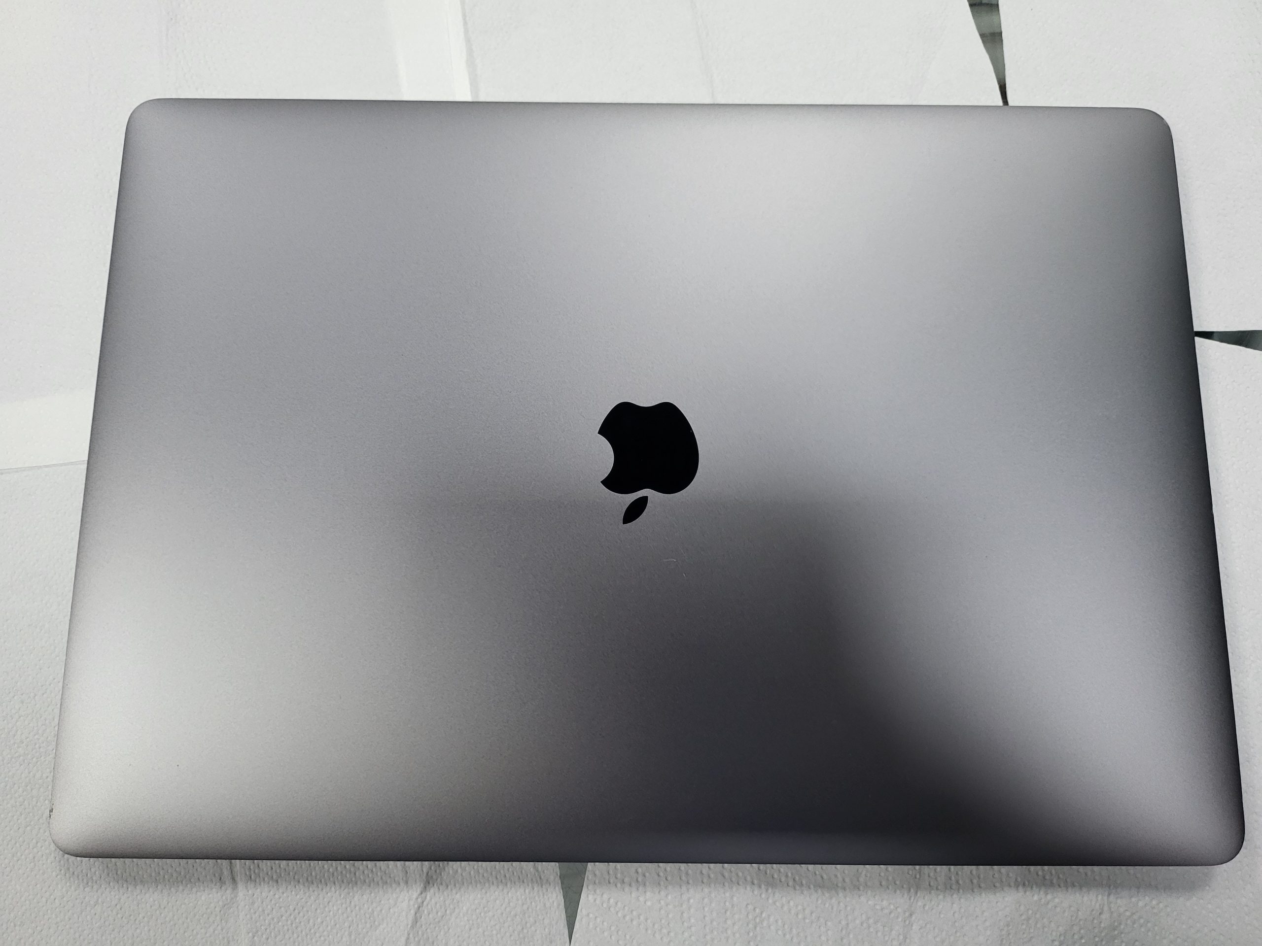 MacBook Pro Touch Bar 2018 – 13.3″ 16Go RAM 512GO