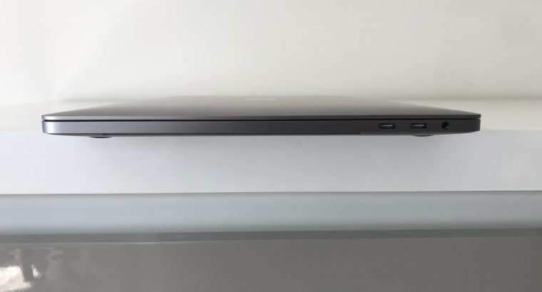 MacBook Pro 13″ 2018 Core i5 – SSD 256Go – RAM 8Go