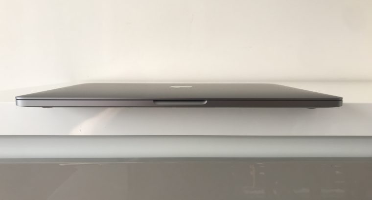 MacBook Pro 13″ 2017 Core i5 – SSD 256Go – RAM 8Go