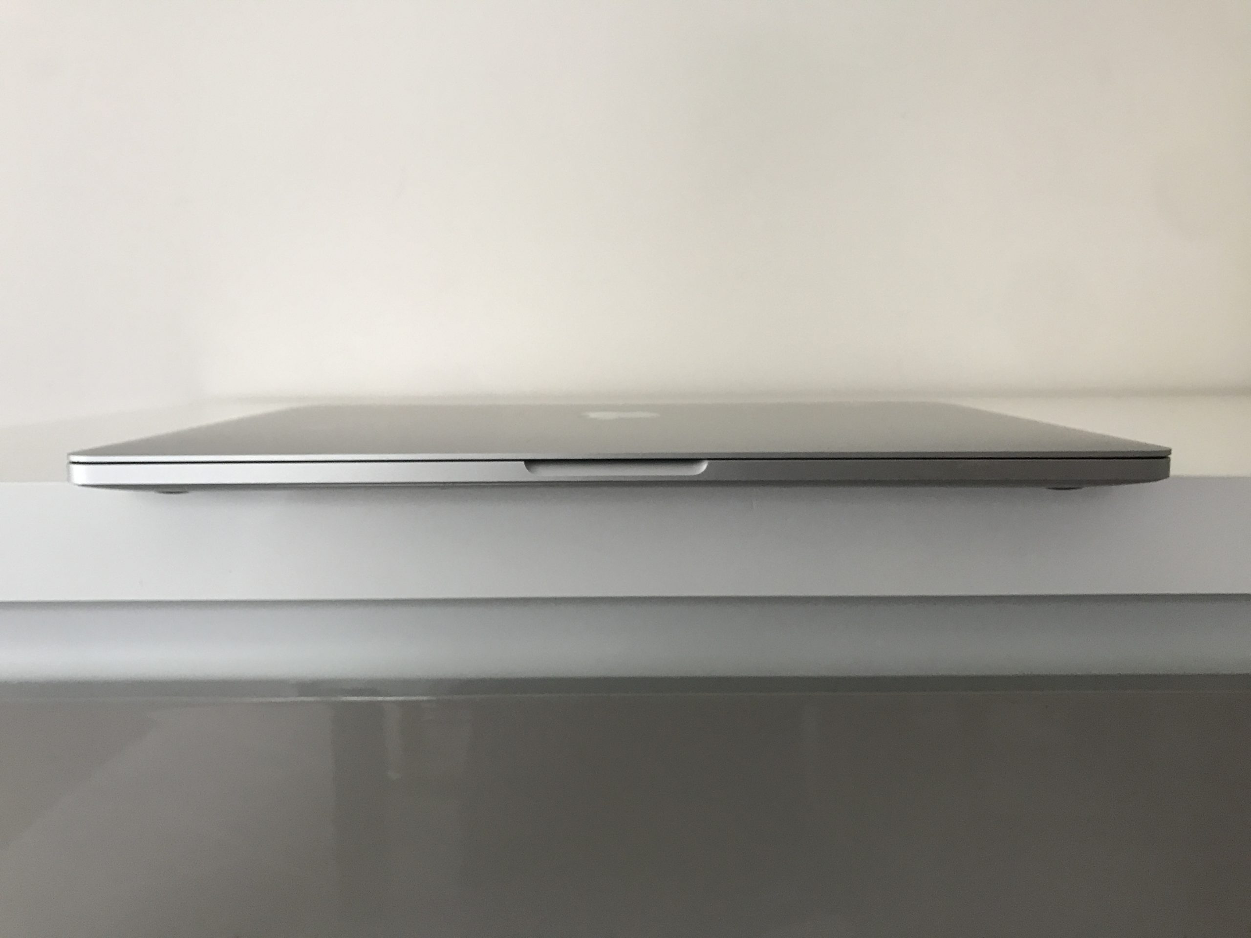 MacBook Pro 13″ 2020 Corei7 – SSD 512Go – RAM 16Go
