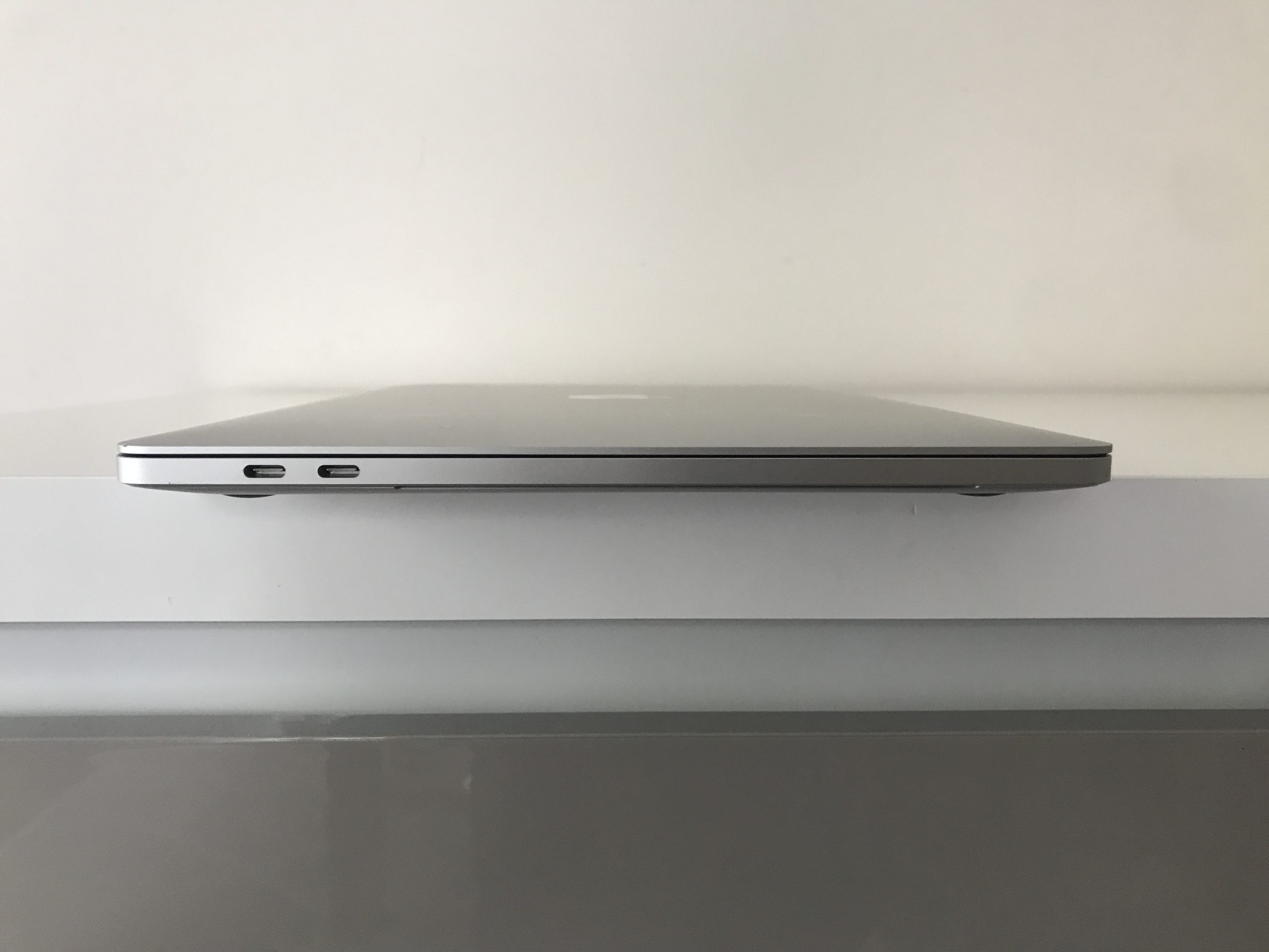 MacBook Pro 13″ 2020 Corei7 – SSD 512Go – RAM 16Go