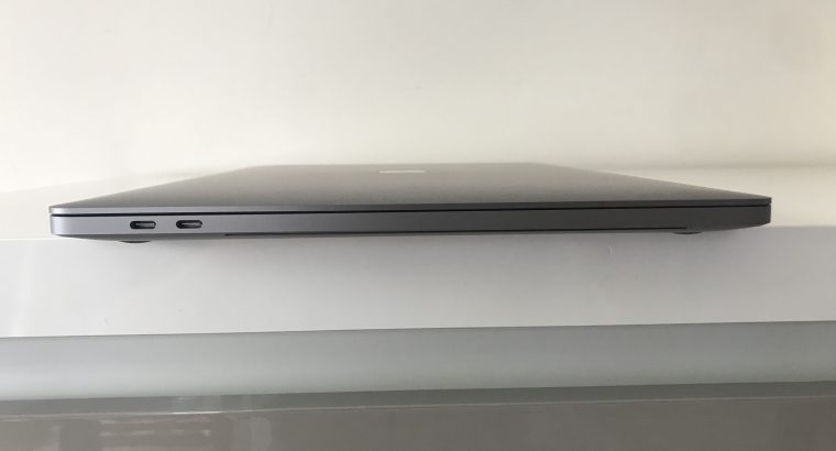 MacBook Pro 16″ 2019 Corei7 – SSD 500Go – RAM 16Go