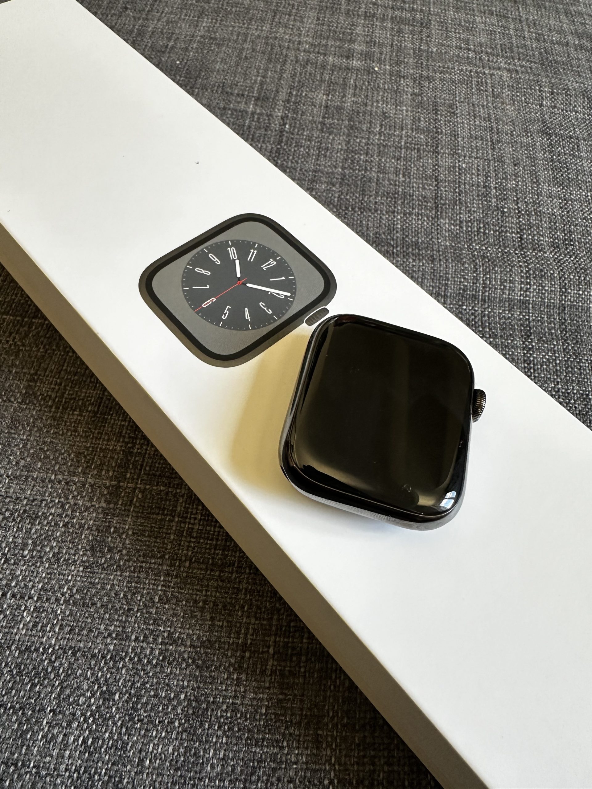 Apple Watch Series 8 45mm GPS + Cellular Acier Ino