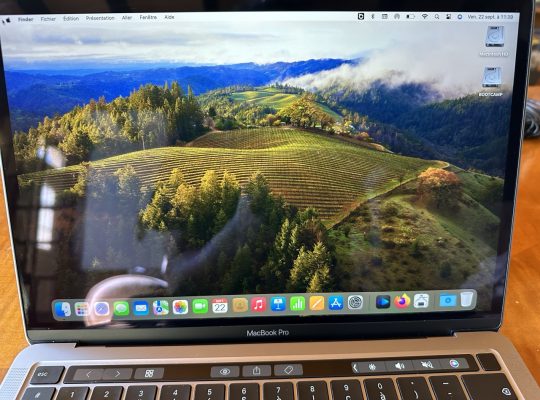 MacBook Pro 13″ 2020 Corei5 – SSD 512Go – RAM 16Go