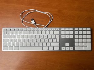 Apple clavier AZERTY modèle 1243