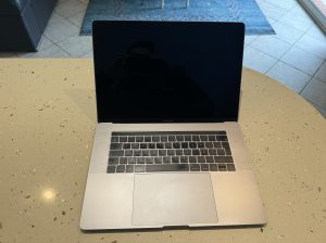 Macbook Pro 15 2018 comme neuf
