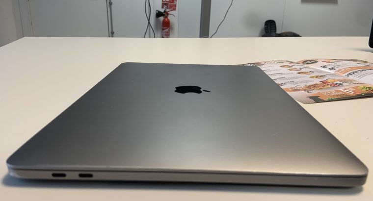 MacBook Pro 2017 15″ – 256Go – 16Go – TouchBar