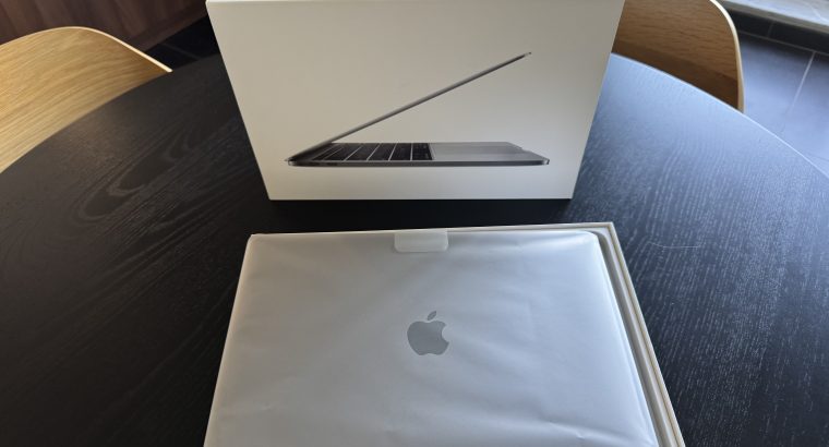 MacBook Pro 13 pouces gris sidéral 8Go 128Go