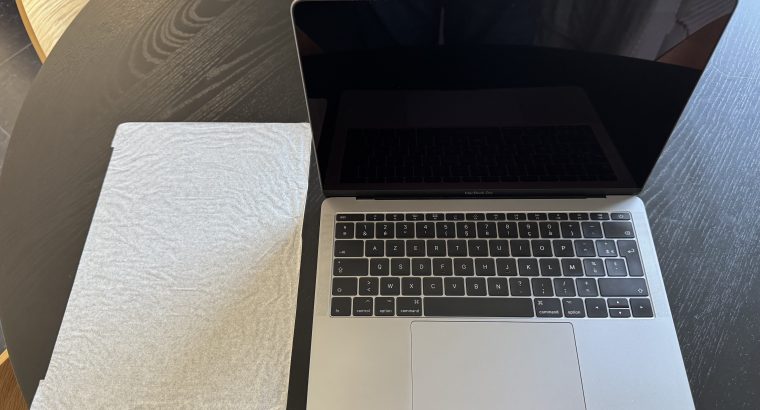 MacBook Pro 13 pouces gris sidéral 8Go 128Go