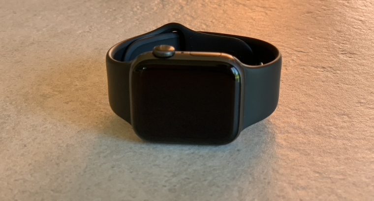 Apple Watch Series 4 – 40mm – GPS – Aluminium