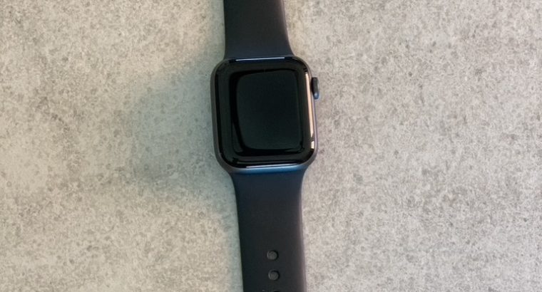 Apple Watch Series 4 – 40mm – GPS – Aluminium