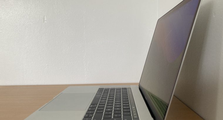 MacBook Pro 15 pouces 2019 / i7/ 16Go / 512 SSD