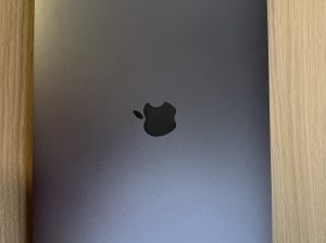 Vends MacBook Pro 13″ 2020 (très bon état)