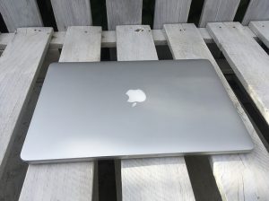 VDS MacBook Pro Retina2015 16Go/256Go + SDXC 400Go