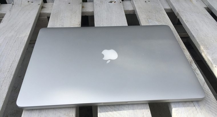 VDS MacBook Pro Retina2015 16Go/256Go + SDXC 400Go